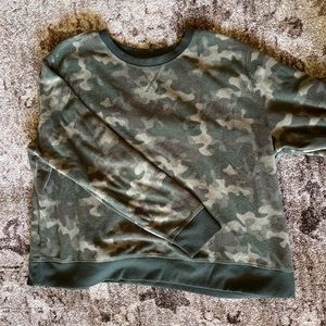 Eddie Bauer crewneck